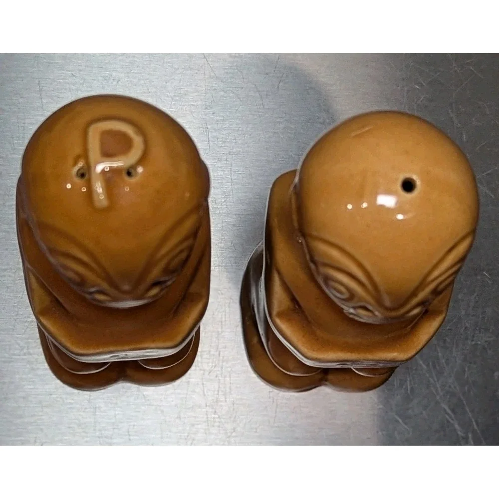 Trader Vics Vintage Pair Of Tiki Polynesian Native Statues Salt & Pepper Shakers